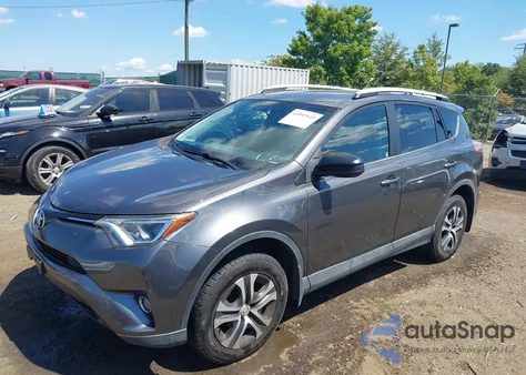 2016 Toyota Rav4 Le z USA, uszkodzony, nr VIN 2T3BFREV6GW537204
